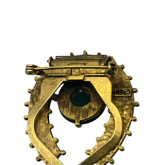 Vintage Signed ART Gold Tone and Green Gemstone Brooch - Picture 5 of 7